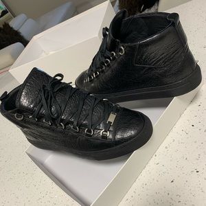 BALENCIAGA ARENA PELLE S.GOMM BLACK SNEAKER <FLASHSALE>